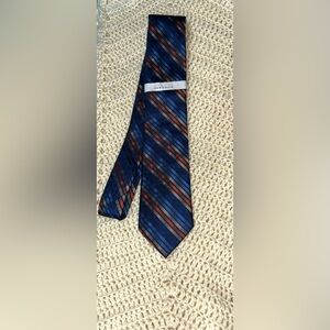 Perry Ellis Portfolio Menatte Abstract Neck Tie: NWT Retail: $55.00